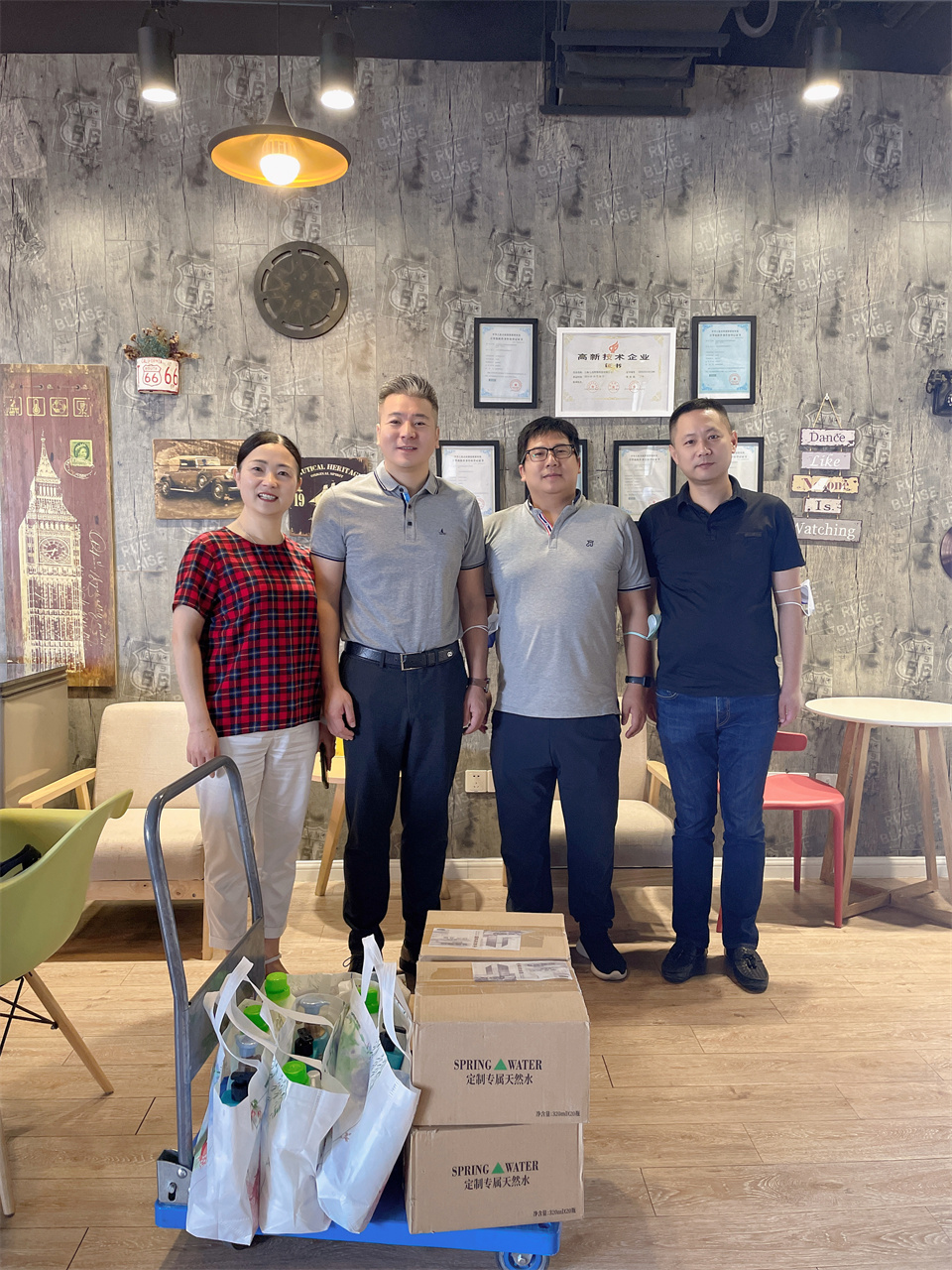 WechatIMG0e374724dd38a897045eda472b89cf35.jpg WechatIMG0e374724dd38a897045eda472b89cf35.jpg